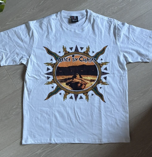 Legic Check Giant Alice in Chain Dirt T-Shirt