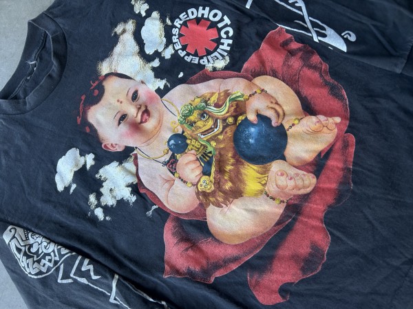 LC red hot chilli peppers