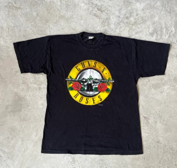 Legit check: 90s Guns N' Roses Euro box