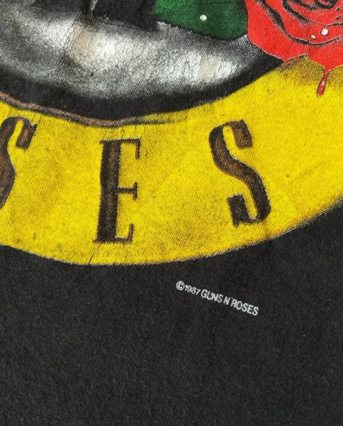Legit check: 90s Guns N' Roses Euro box