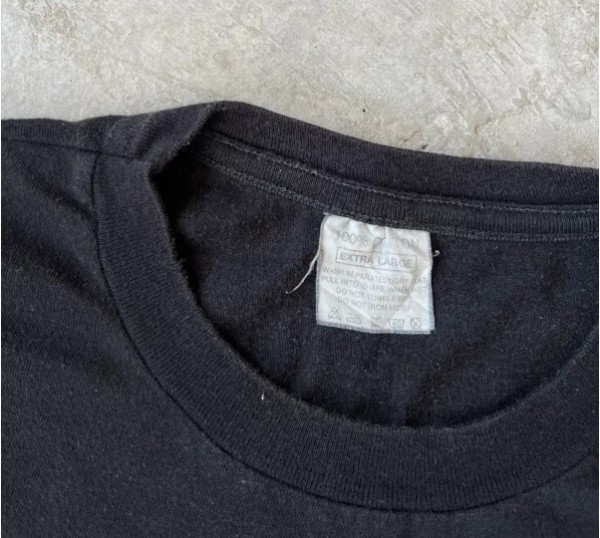 Legit check: 90s Guns N' Roses Euro box