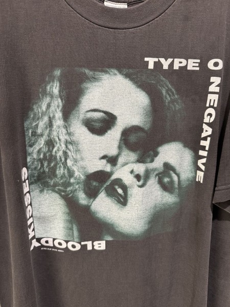 Type O - Bloody Kisses Blue Grape