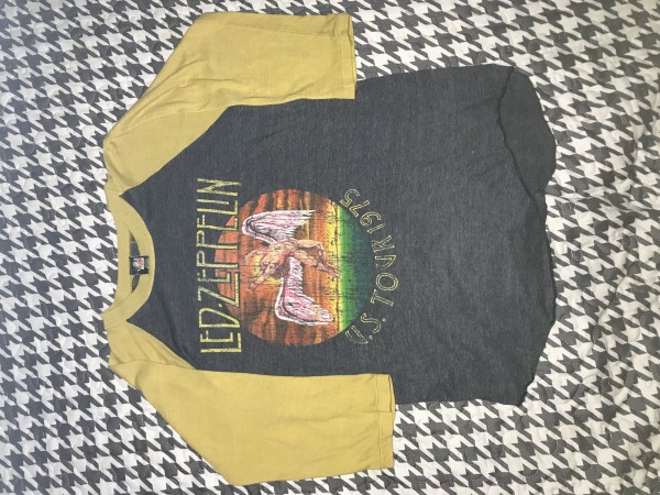 Authentication Help - Loui’s Tag: Factory Missed Stitch or Tag Swap? Tag is Intact/Uncut - Led Zeppelin 1975 Bootleg