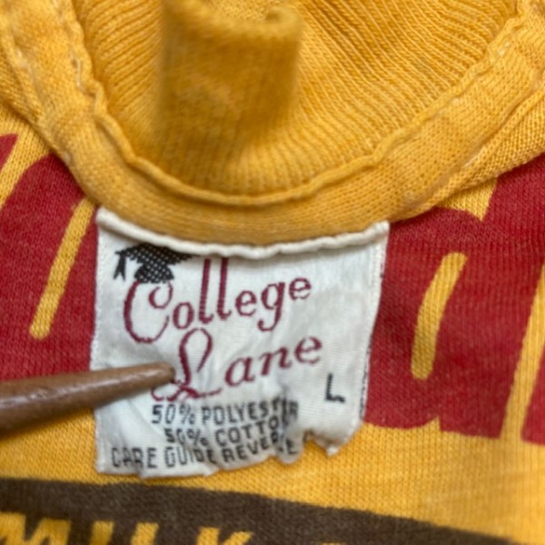 college lane t-shirt tag