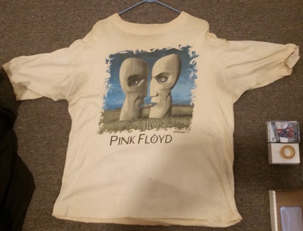 Info on Vintage 1994 Pink Floyd Concert T-Shirts