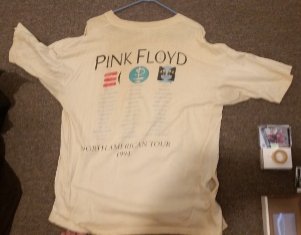 Info on Vintage 1994 Pink Floyd Concert T-Shirts