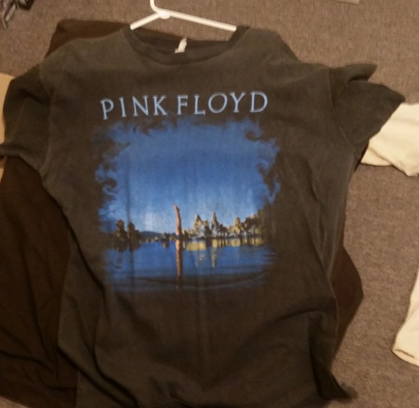 Info on Vintage 1994 Pink Floyd Concert T-Shirts