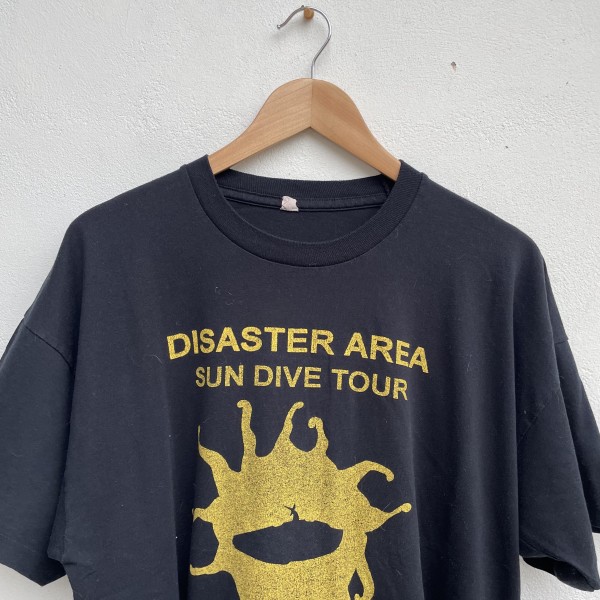 Disaster area sun dive tour tee
