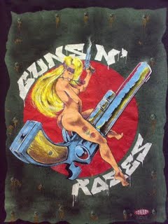 Guns n' Roses Vintage - Chick straddling Gun