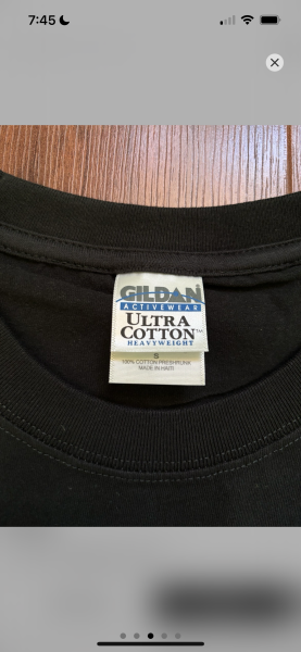 Fake gildan tag on 2004 Kanye t-shirt?