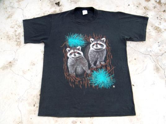 Vintage 1987 Animal Raccoon Travel T-shirt 50/50 Paper Thin
