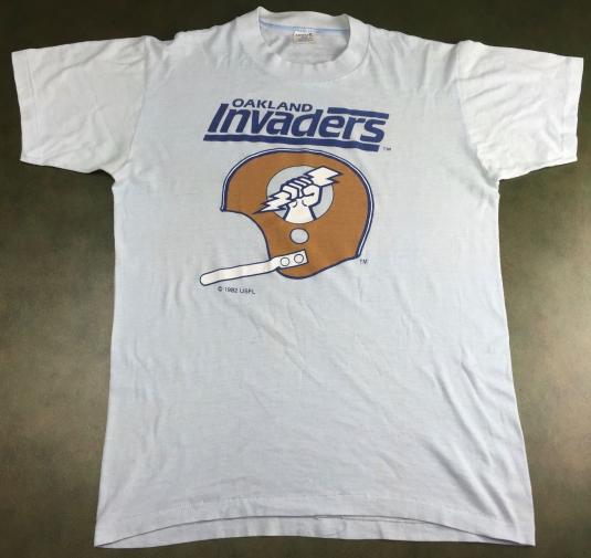 Vintage 1982 Oakland Invaders NFL Football Helmet T-Shirt M | Defunkd