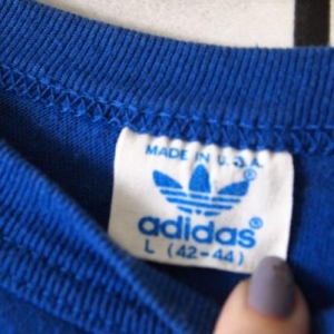 ADIDAS - 80s crop top