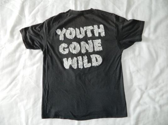 Vintage SKID ROW 1989 YOUTH GONE WILD T-Shirt tour | Defunkd