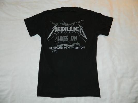 Vintage METALLICA 1986 CLIFF BURTON LIVES ON T-Shirt 80s