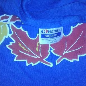 Vintage 80s CANADA Maple Leaves t-shirt awesome silkscreen