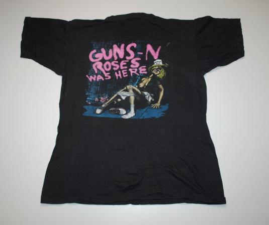 VINTAGE GUNS N ROSES 1987 GRAPHIC RAPE SCENE T-SHIRT
