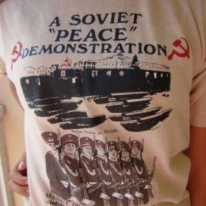 1983 A SOVIET "PEACE" DEMOSTRATION MASSIVE DISPLAY NUKE T