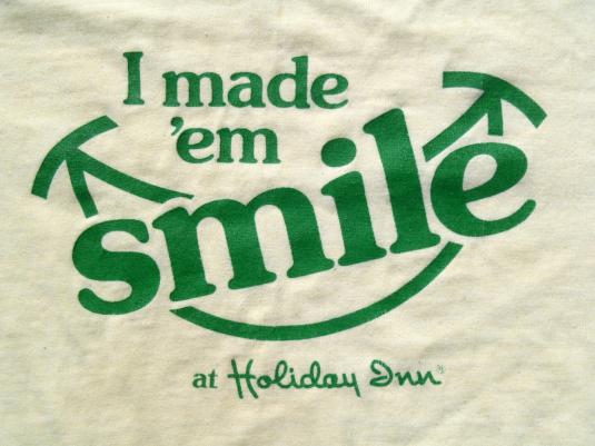 Vintage 1980s Holiday Inn Made Em Smile Yellow T-Shirt XL