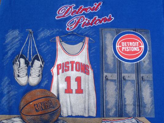 Vintage 1990s Blue Detroit Pistons NBA Cotton Nutmeg T-Shirt L