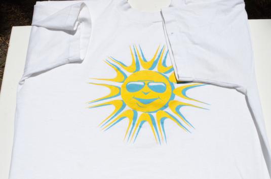 Vintage 1990s Smiling Sun with Sunglasses White T-Shirt L