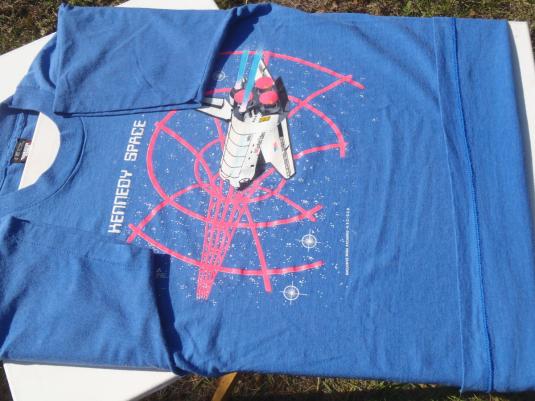 Vintage 1980s Space Shuttle Kennedy Space Center T-Shirt M/L