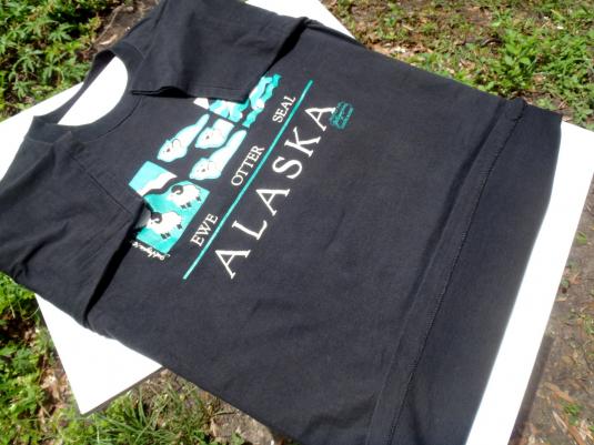 Vintage 1980s Black Alaska Souvenir Cotton T Shirt M/L