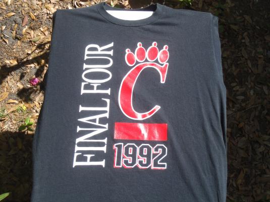 Vintage 1992 Cincinnati Bearcats Final Four T-Shirt