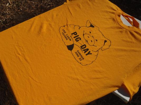 Vintage 1980s Pig Day Log Cabin Tavern Yellow T-Shirt L
