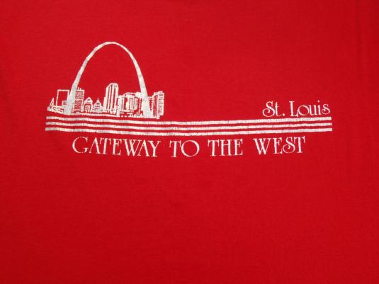 Vintage 1980s St. Louis Gateway to the West Red T-Shirt L