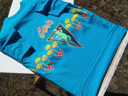 Vintage 1990s Gecko Hawaii Aqua Blue T-Shirt M Defunkd