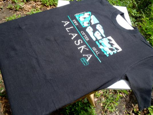 Vintage 1980s Black Alaska Souvenir Cotton T Shirt M/L