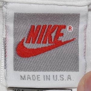 Vintage 1990s NIKE Abstract White Grey Tag T-Shirt