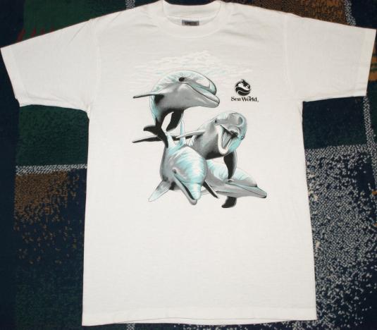 Vintage Sea World Dolphins T-Shirt Defunkd