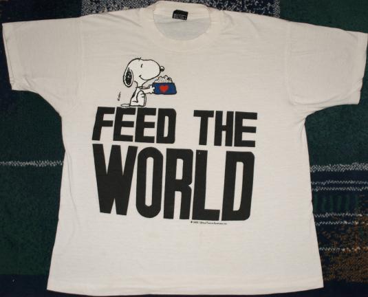 Vintage 1990s Snoopy Feed The World Peanuts T-Shirt 80s