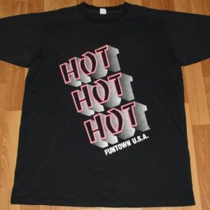 Vintage 1980s Hot Hot Hot Funtown USA Maine T-Shirt