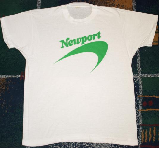 Vintage 1980s Newport Cigarette Menthal T-Shirt Soft Thin
