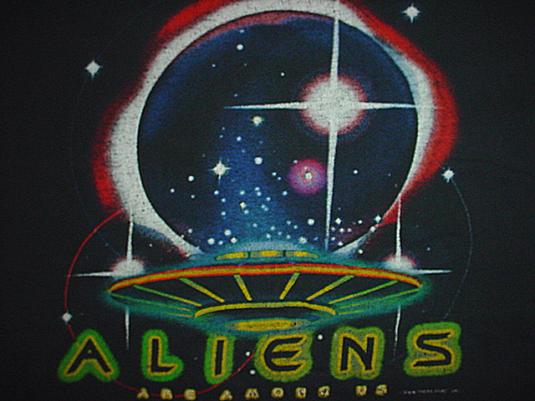Vintage Aliens Are Among Us T-Shirt sci-fi L
