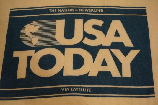 Vintage USA TODAY T-Shirt Newspaper 1980s M/S