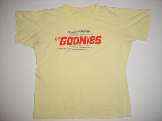 Vintage The Goonies T-Shirt Steven Spielberg 1986 S
