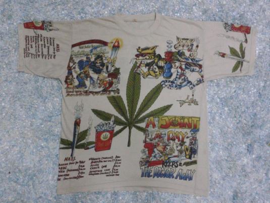 VINTAGE DRUGS – JOINT / GRASS SMOKING T-SHIRT