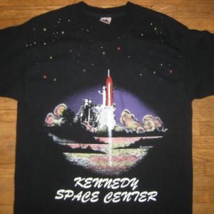 Vintage 1980's-1990's Kennedy Space Center t-shirt, large