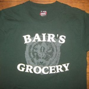 Vintage Bair's Grocery t-shirt with a ferocious bear on it