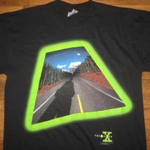 Vintage X-Files t-shirt by Stanley Desantis aliens ufo
