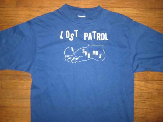 1980’s t-shirt with a big foot on the front, soft & thin S-M