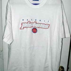 Vintage 90s Pro Player Detroit Pistons Embroidered T-shirt