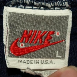 Vintage Nike Embroidered Grey/Gray Tag Sweatshirt/Crew Neck
