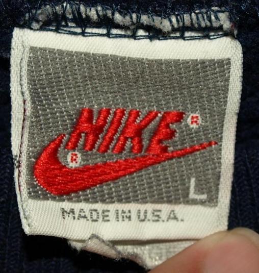 Vintage Nike Embroidered Grey/Gray Tag Sweatshirt/Crew Neck