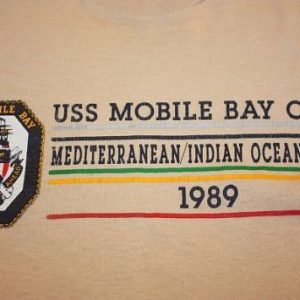 M * thin Vintage 80s 1989 USS MOBILE BAY t-shirt *