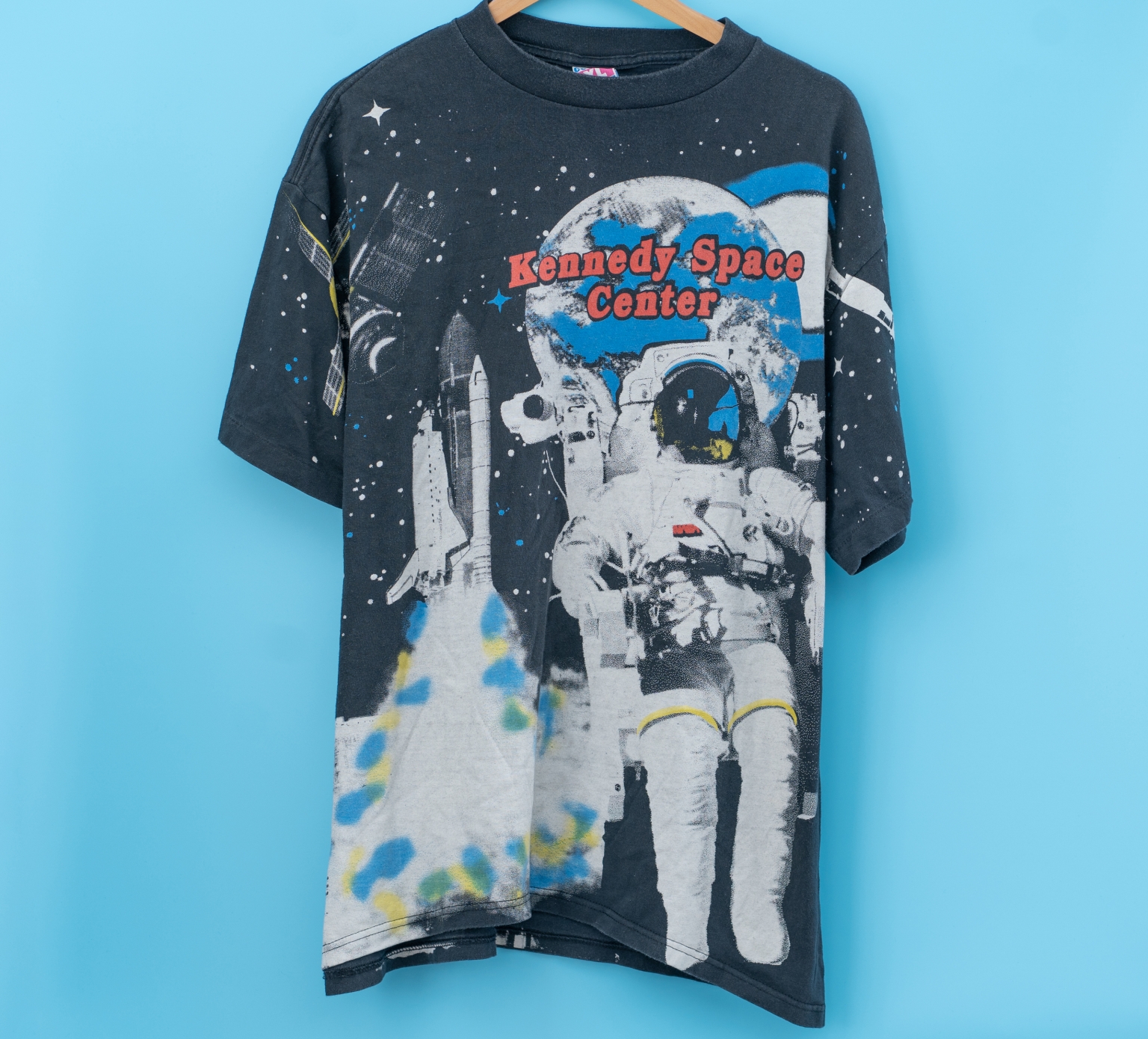 11 Vintage NASA T-Shirts That You'll Love to the Moon and Back